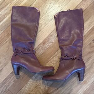 Anthropologie Miss Albright burgundy boots
Size 8 Womans